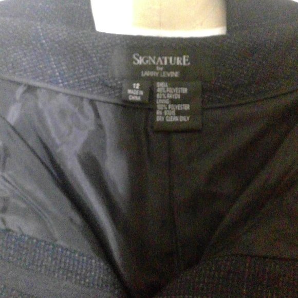 2 Piece Fully Lined Suit - Picture 8 of 11